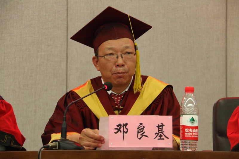 15vip太阳集团官网2017届本科生毕业典礼暨授位仪式隆重举行