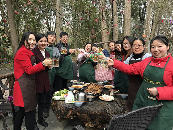 15vip太阳集团官网组织春游庆3.8妇女节