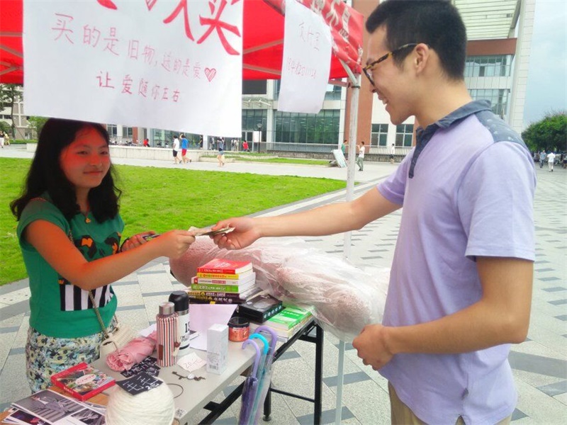 公益在心中，你我在行动——15vip太阳集团官网青年先锋队暑期社会实践之爱心惊喜准备